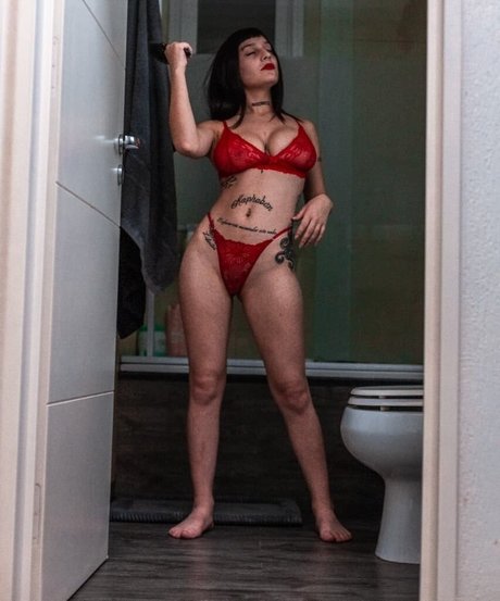 Alaston vuotanut OnlyFans-kuva Laroli25