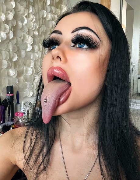 Naken lekkede OnlyFans-bilde av Alison Beth