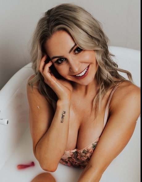 Bikinibarbieee  nude leaked OnlyFans photo