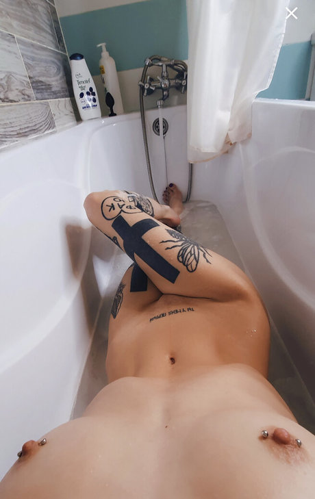 Naakte gelekte OnlyFans-foto van Satana696969