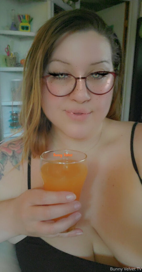 Naken lekkede OnlyFans-bilde av Bunnyvelvettvfree