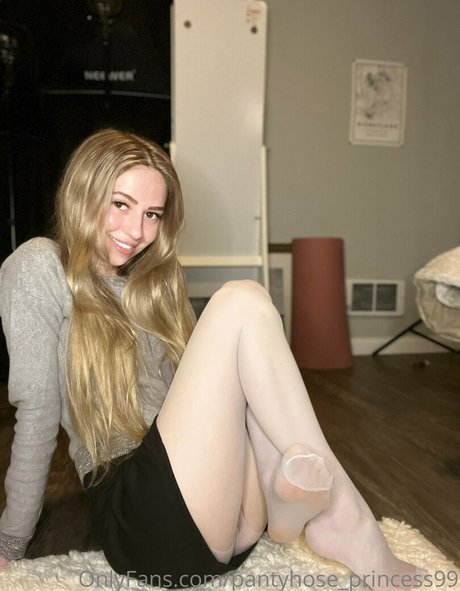 Pantyhoseprincess99
