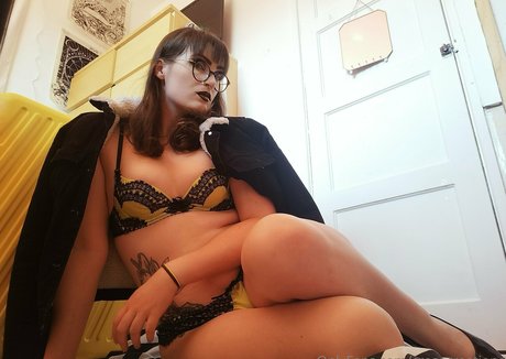 Nahá fotka uniklých OnlyFans od Crosecreations