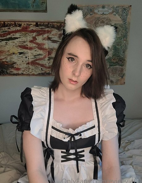 Nahá fotka uniklých OnlyFans od Evieevie00