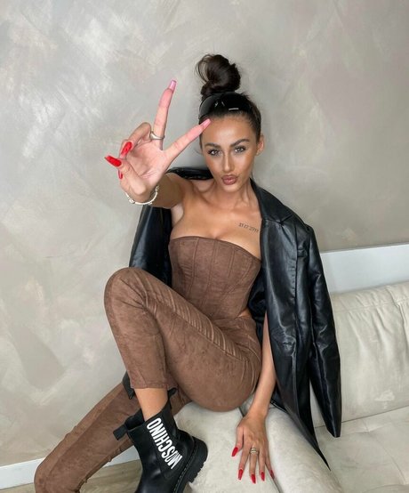 Chloe Veitch