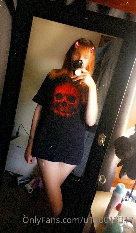 Naken läckt OnlyFans-bild av Ellie3y3ballzdeep