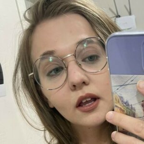Tiny Valerie OnlyFans泄露裸照