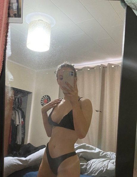 Обнаженная фотография утечки OnlyFans от Slxttycandy