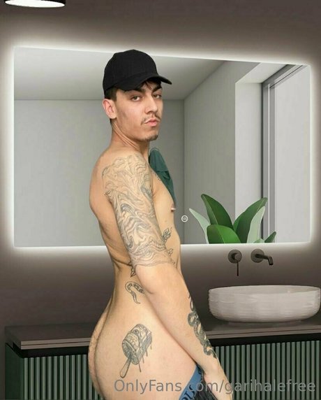 Naken lekkede OnlyFans-bilde av Garihalefree