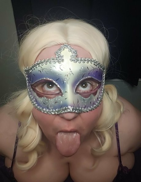 Maskedlibrarian
