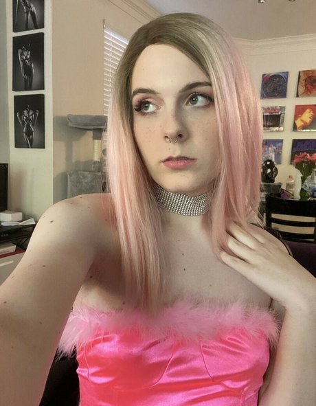 Naken lekkede OnlyFans-bilde av Ghostlovecraft