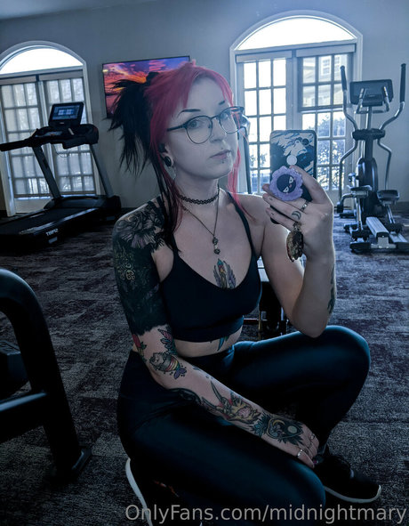 Alaston vuotanut OnlyFans-kuva Midnight Mary