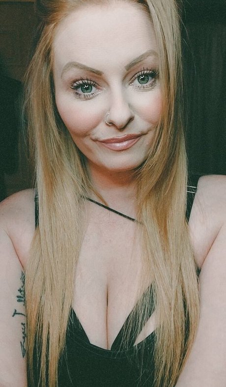 Temptressqueen1