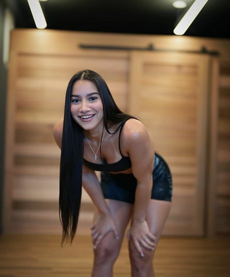 Naken läckt OnlyFans-bild av Analis Cruz
