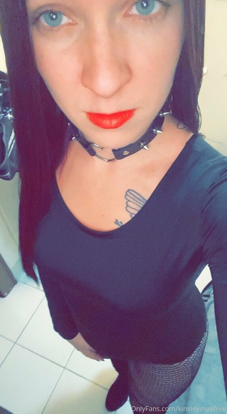 Naken lekkede OnlyFans-bilde av Kinsleymaefree