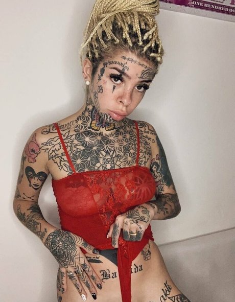 Naken lekkede OnlyFans-bilde av Nicoleauclairfree