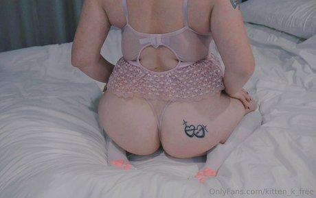 Naken lekkede OnlyFans-bilde av Kittenkfree