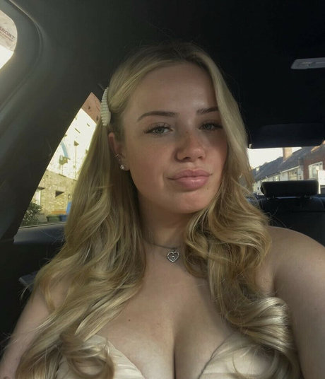 Nahá fotka uniklých OnlyFans od Charlottebrayy
