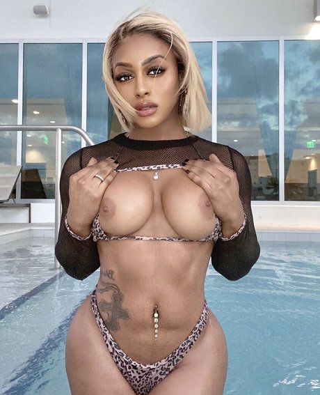 Bella La Femme