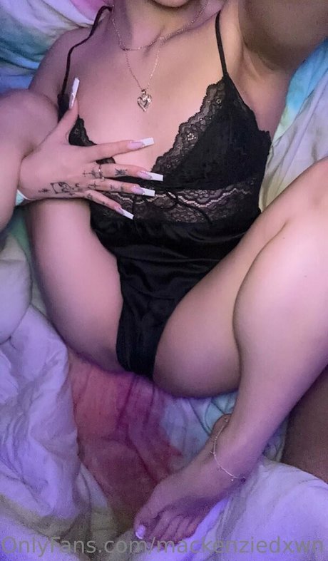 Naken lekkede OnlyFans-bilde av Mackenziedxwn