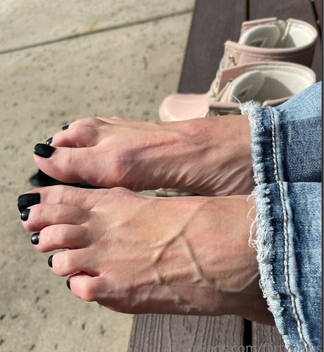 Naken lekkede OnlyFans-bilde av Flirtypaws