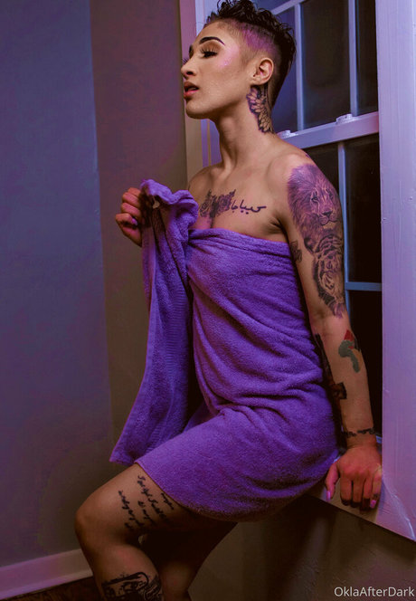 Naakte gelekte OnlyFans-foto van Oklaafterdark