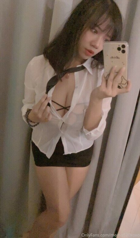 Naken läckt OnlyFans-bild av Momokoxoxo