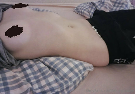 Naken lekkede OnlyFans-bilde av Milkycazzie