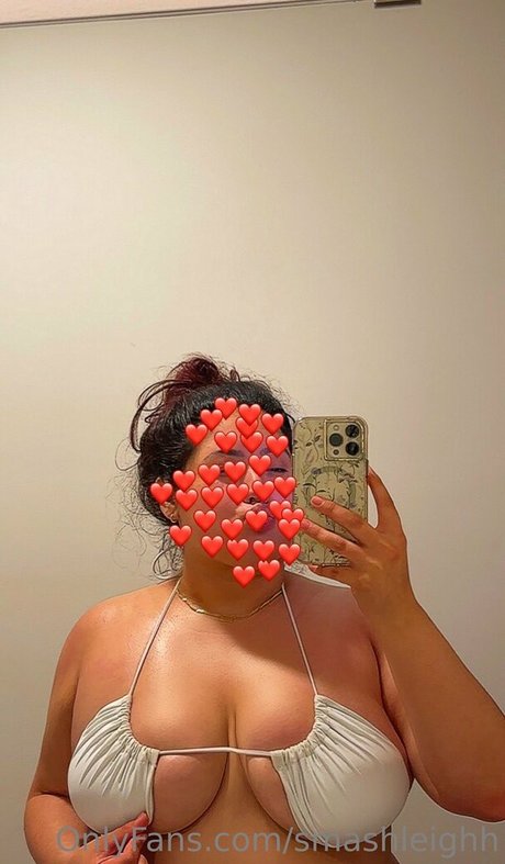 Foto desnuda filtrada de OnlyFans de Smashleighh