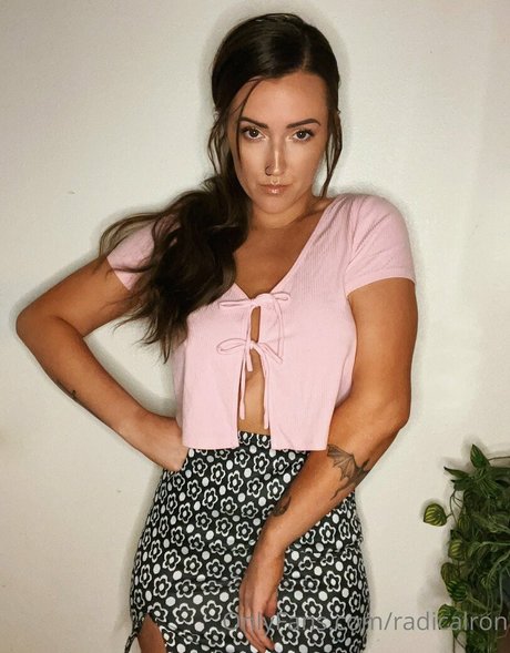 Nahá fotka uniklých OnlyFans od Radicalron