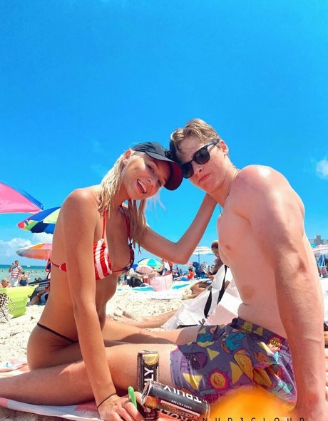 Nacktes geleaktes OnlyFans-Foto von Madison Horacek
