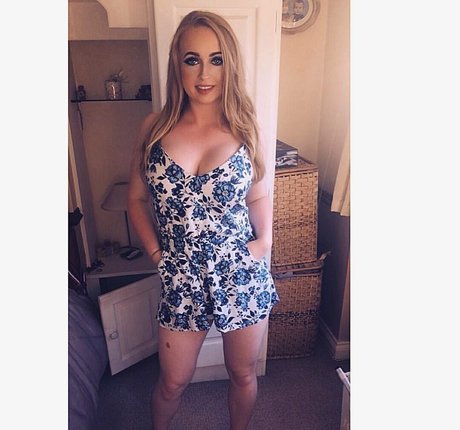 Nahá fotka uniklých OnlyFans od Ellie Cassidy