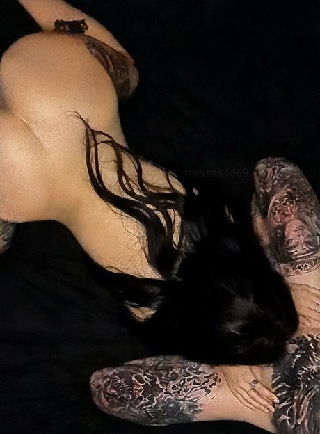 Nahá fotka uniklých OnlyFans od Adelezoraleefree