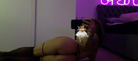 Nahá fotka uniklých OnlyFans od Adelezoraleefree