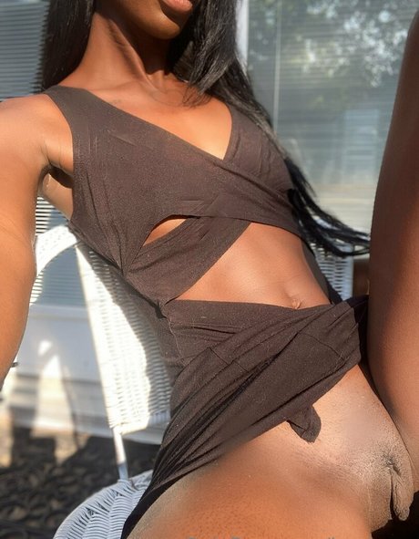 Lomlzara  nude leaked OnlyFans photo