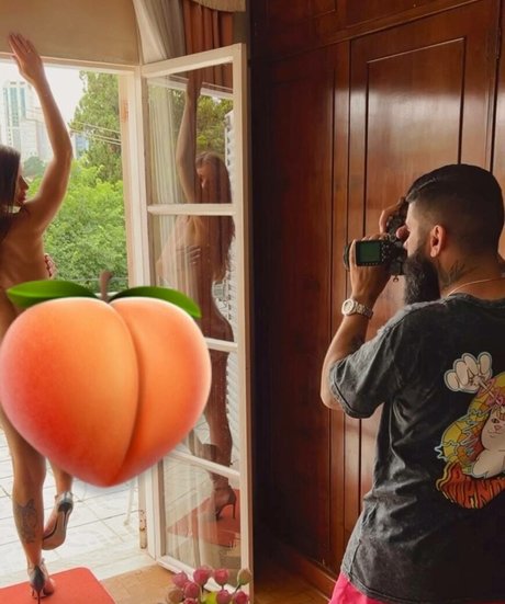 Naken lekkede OnlyFans-bilde av Ligia Pessotto