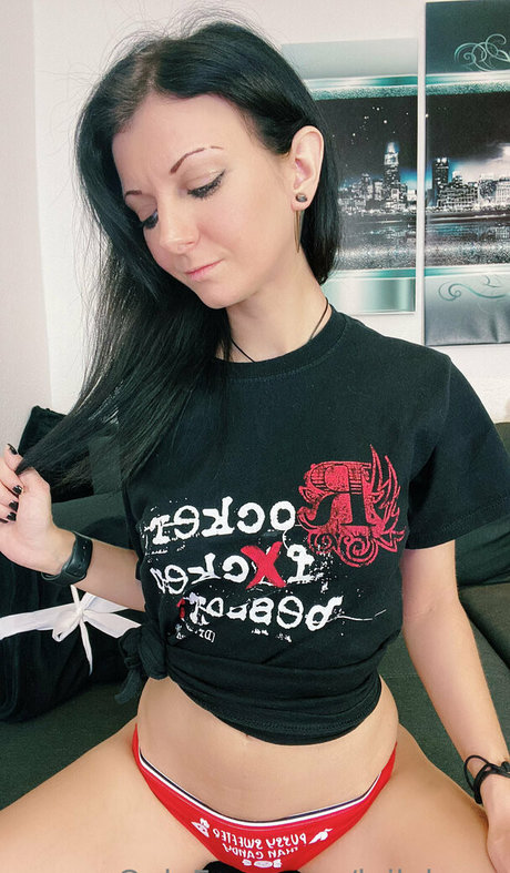 Alasti lekkinud OnlyFans-i pilt Lailabanx