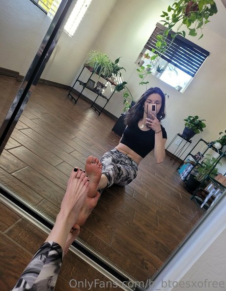 Naken lekkede OnlyFans-bilde av Bbtoesxofree