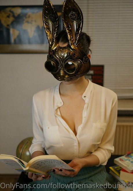 Nacktes geleaktes OnlyFans-Foto von Followthemaskedbunnyfree