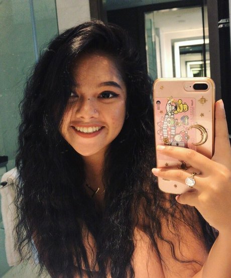 Curvymoanaaa