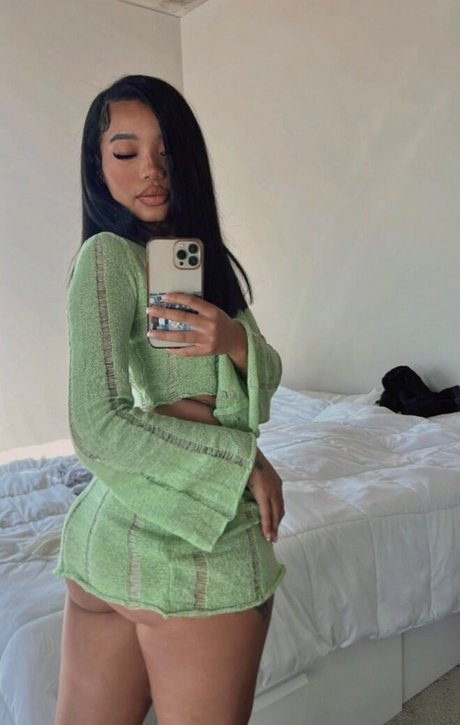 Mikaadenise