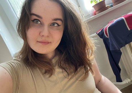 Nahá fotka uniklých OnlyFans od Chubbynixiesin