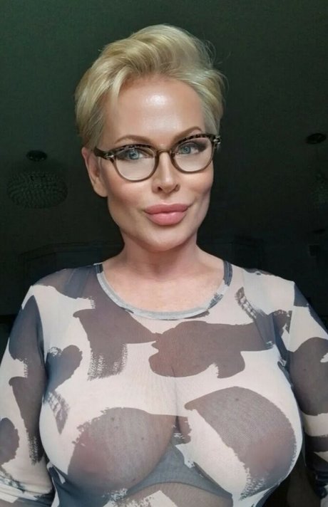 Nahá fotka uniklých OnlyFans od Cherivi