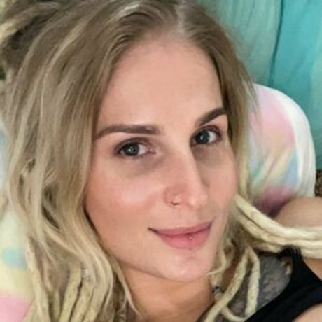 Nacktes geleaktes OnlyFans-Foto von Hottrayne