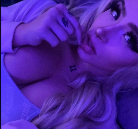 Naken lekkede OnlyFans-bilde av Crystallxhub