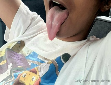 Naken läckt OnlyFans-bild av Trixietrxx