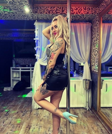 Naken lekkede OnlyFans-bilde av Aqueneisabell