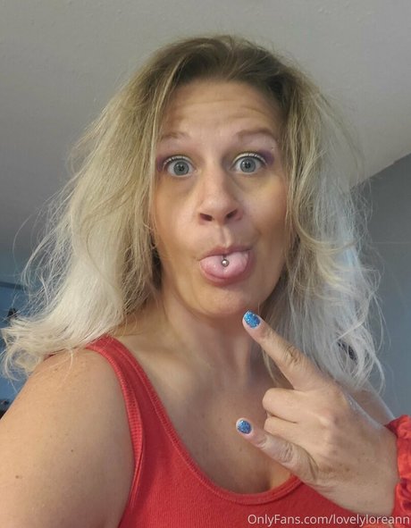 Alasti lekkinud OnlyFans-i pilt Lovelyloreann