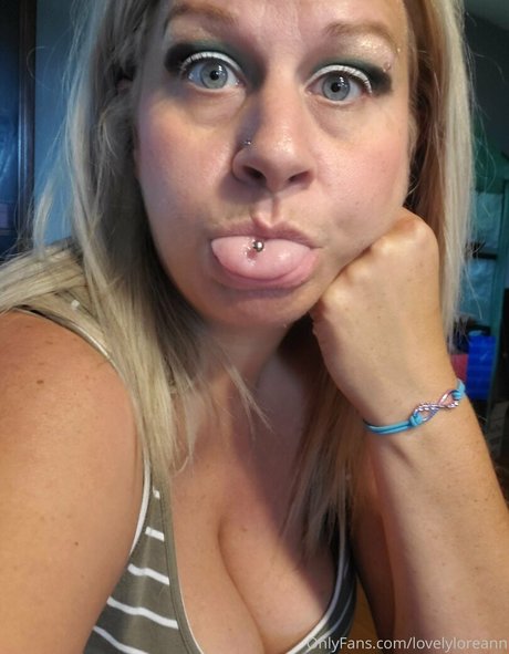 Foto di nudo di fuga di OnlyFans di Lovelyloreann