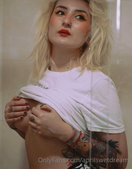 Nacktes geleaktes OnlyFans-Foto von Aprilswetdreams